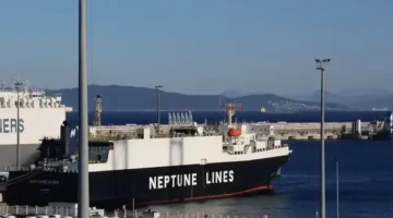 بسبب سوء الأحوال الجوية.. إسبانيا تعلق الرحلات البحرية بين مينائي طريفة وطنجة